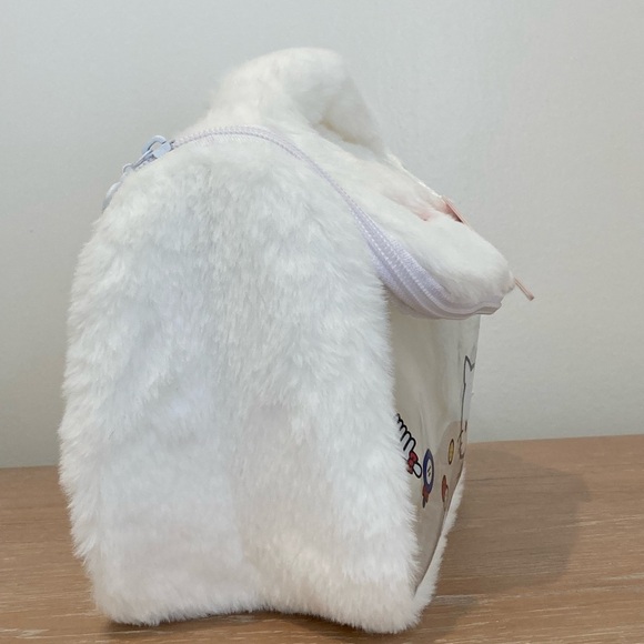 NWT Hello Kitty Faux Fur Travel Cosmetic Bag – Hanging Makeup Organizer Case - Picture 4 of 7